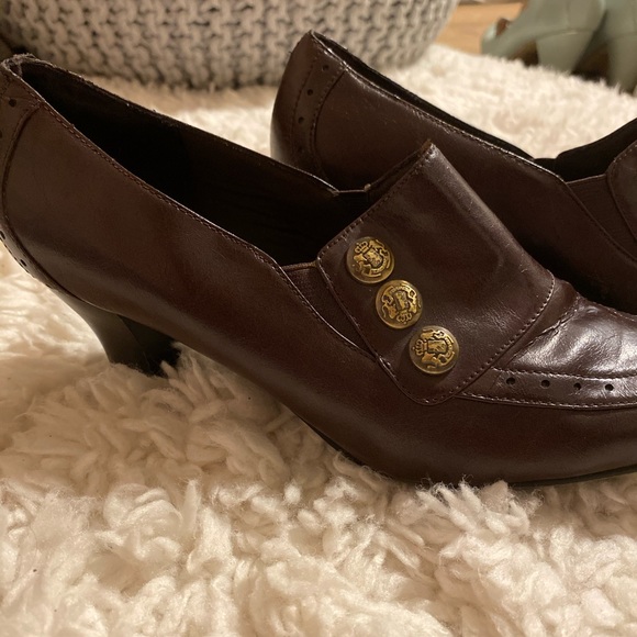 LifeStride Brown Pumps - Picture 2 of 2